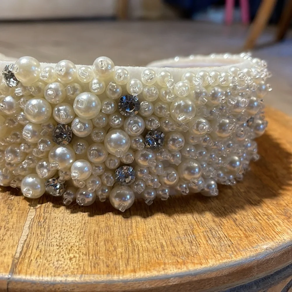 Rhinestones and pearls headband